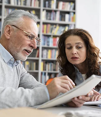 Englisch Dozent mit seiner Privatschülerin